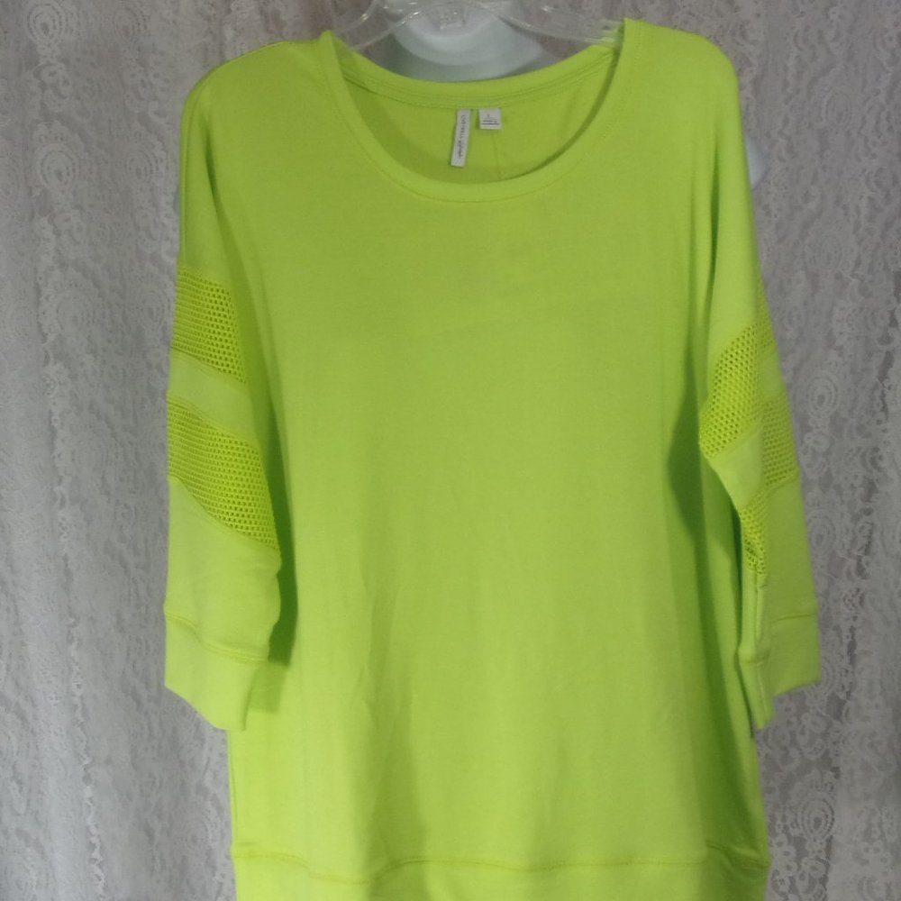Live Well Active Top Lime Green Size L  NWT